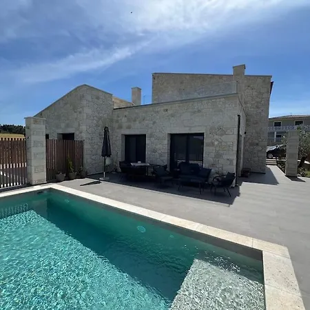 Exclusive New With Private Pool - 4br 4* Néa Fókaia