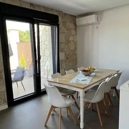 Exclusive New With Private Pool - 4br Néa Fókaia