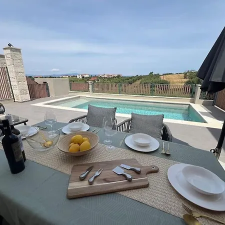 Exclusive New With Private Pool - 4br 4* Néa Fókaia