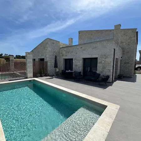 Exclusive New With Private Pool - 4br 4* Néa Fókaia