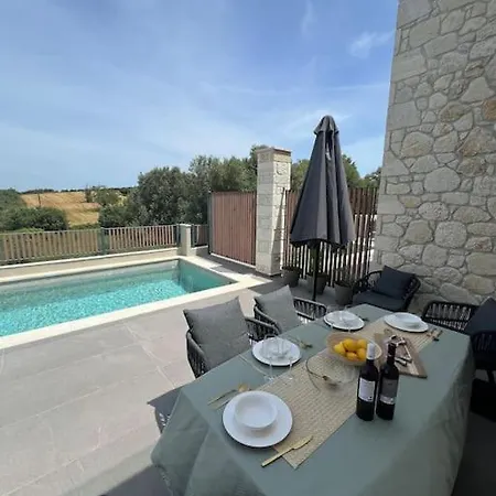 Exclusive New With Private Pool - 4br Néa Fókaia