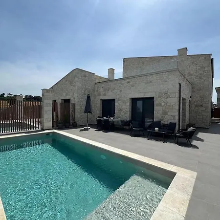 Exclusive New With Private Pool - 4br